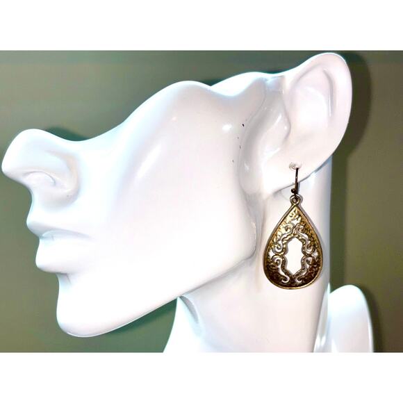 Unbranded Jewelry - Vintage Gold-Plated Filigree Oval Dangle Drop Earrings